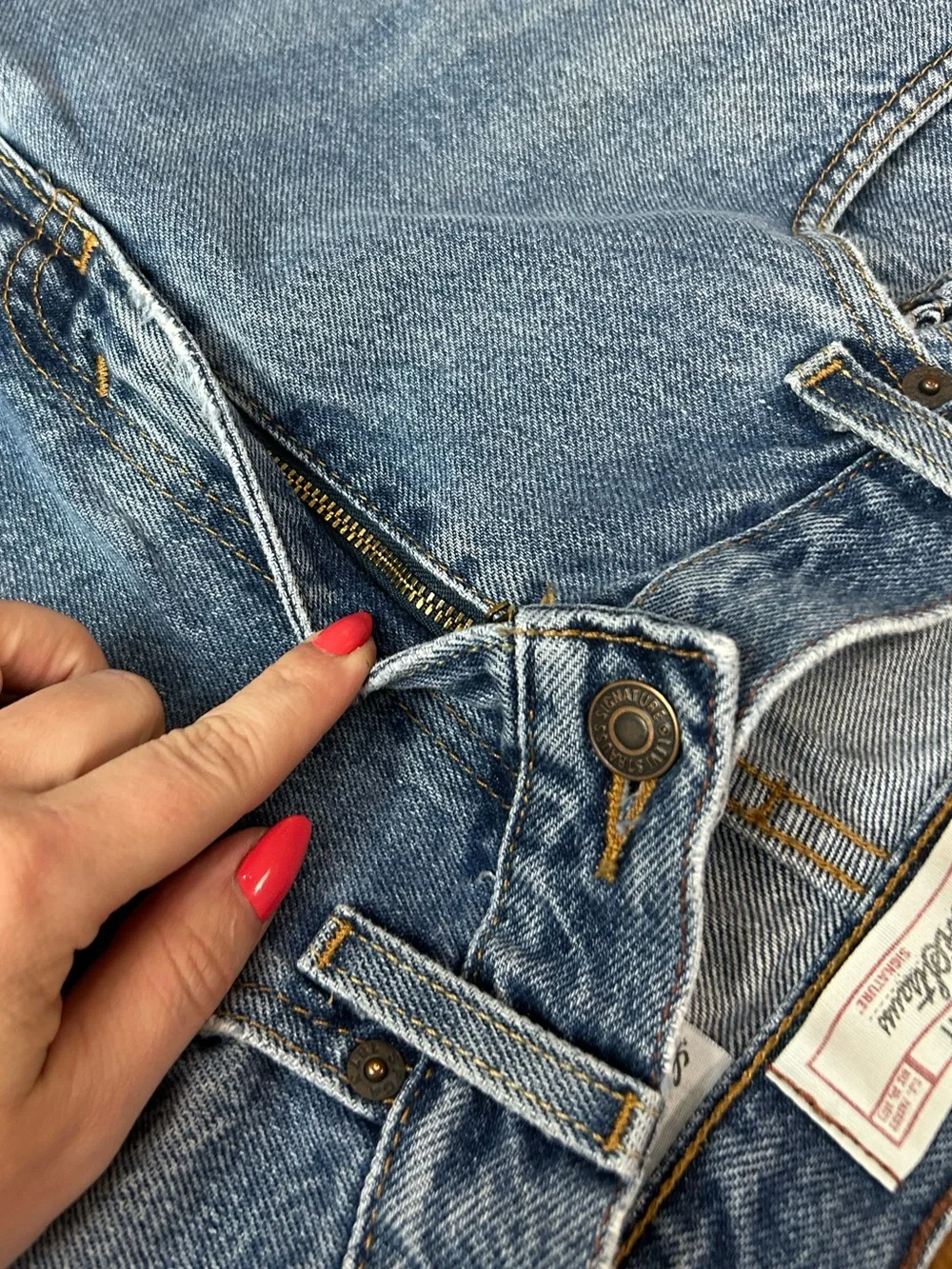 Vintage Levi Strauss Signature Relaxed Fit Jeans Light Wash 100% Cotton 30x30